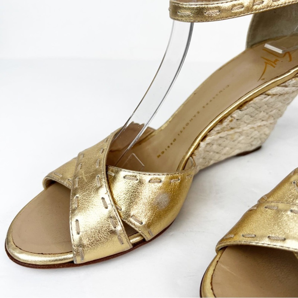 SZ 38 Giuseppe Zanotti Gold Sandal Wedges - Picture 4 of 7